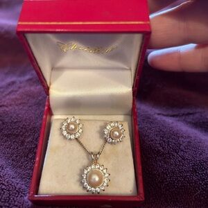Vintage pearl earring and necklace set